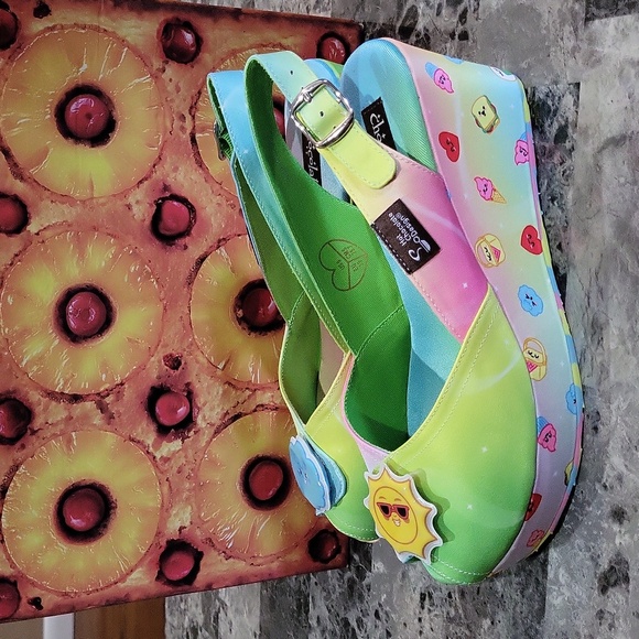 Hot Chocolate Design Picnic Sandals - Picture 12 of 16